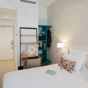 Trendy Canettes Hotel
